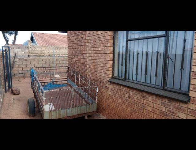 2 BEDROOM HOUSE FOR SALE IN THULANI